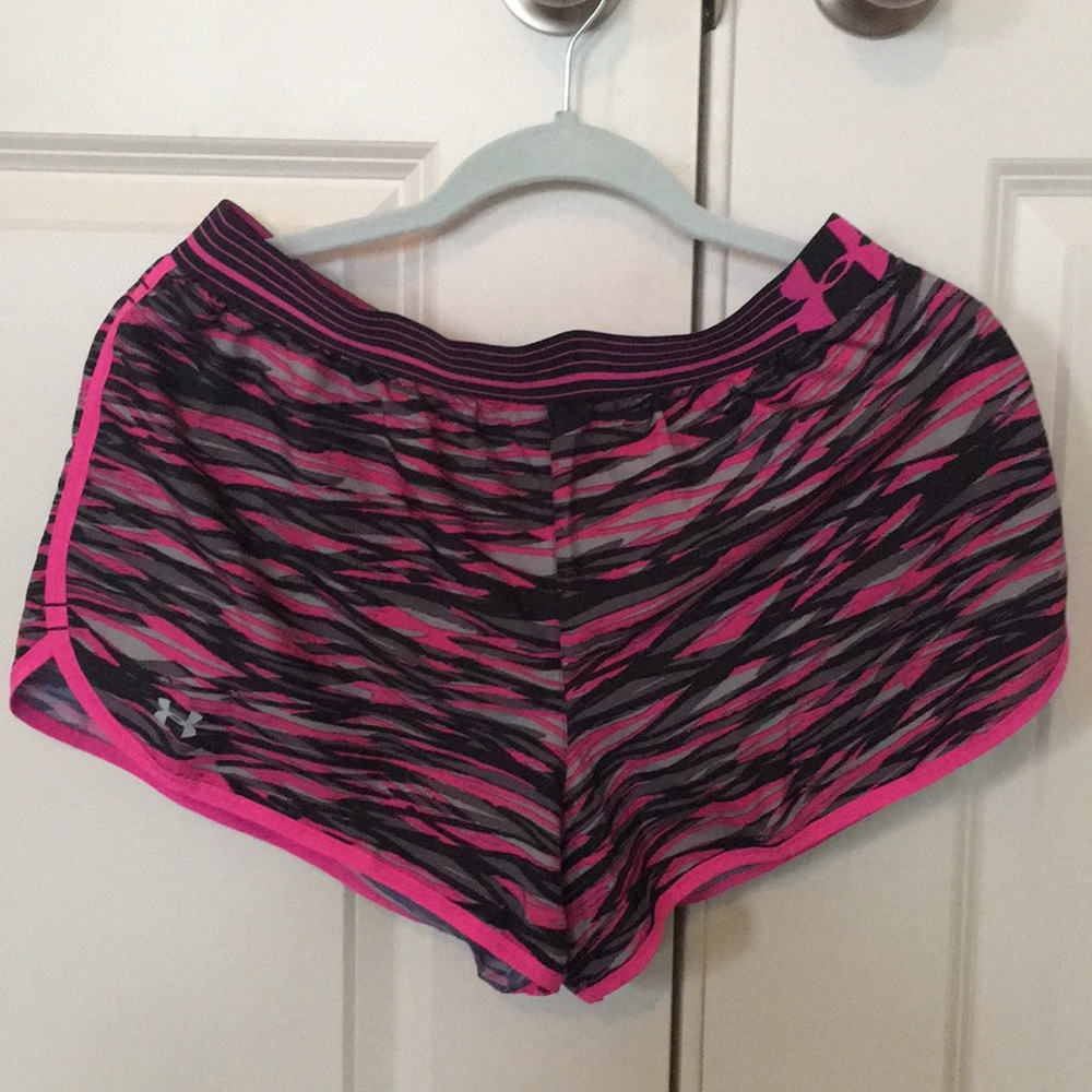 Under Armour athletic/running shorts w/liner